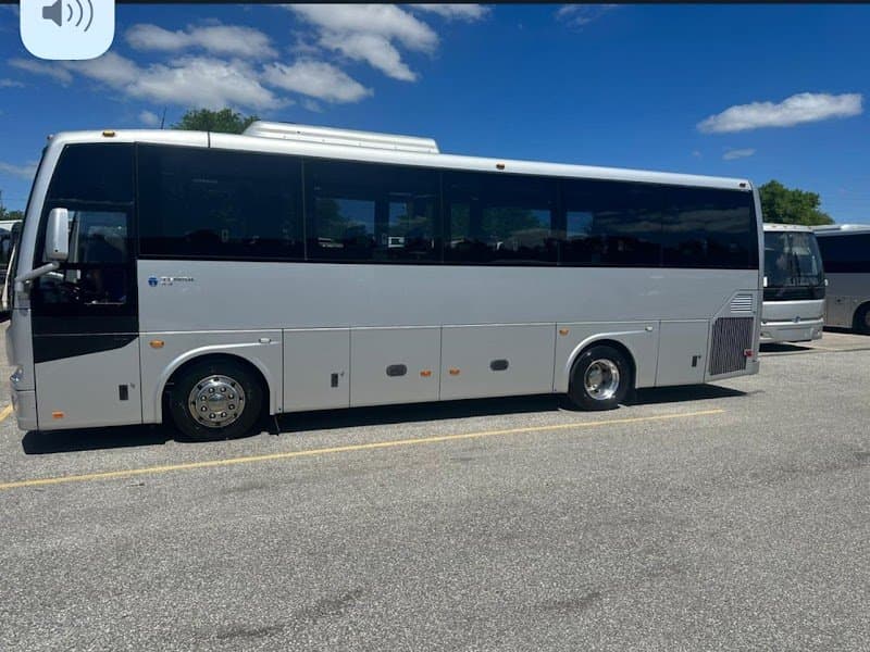 E Class Luxury photo 3