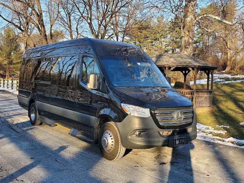 J&J Luxury Transportation photo 2