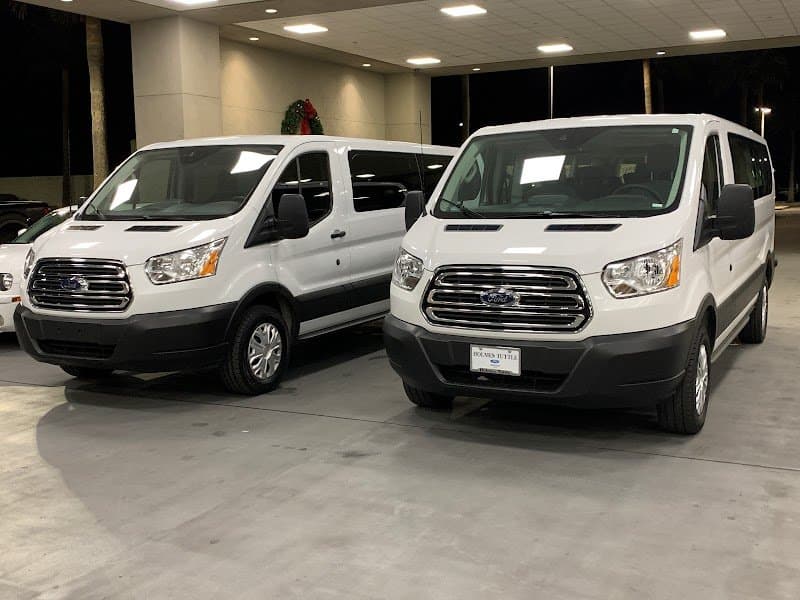 LeChic Transport & Limo Services