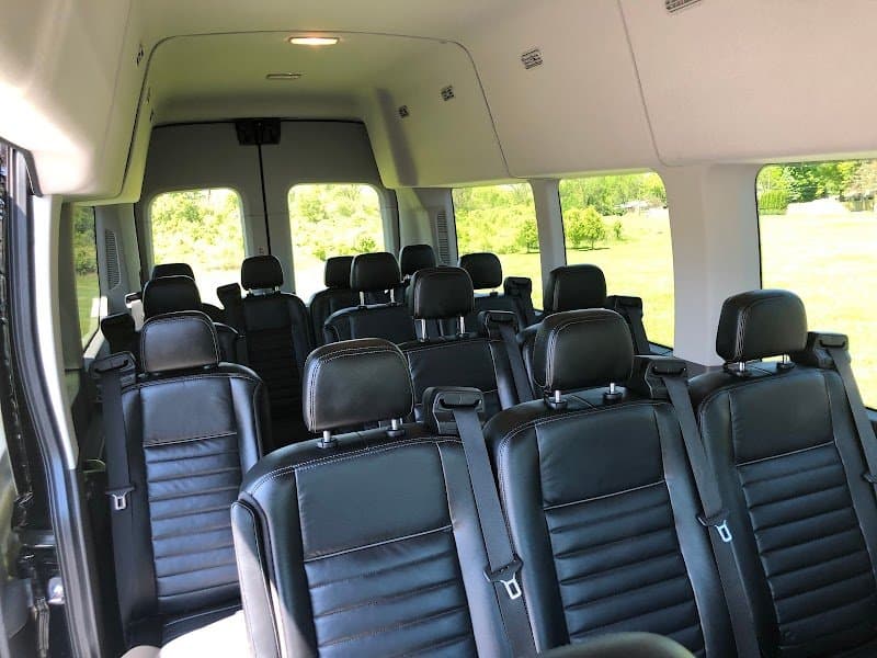 RManVan Limo & Luxury Car Services