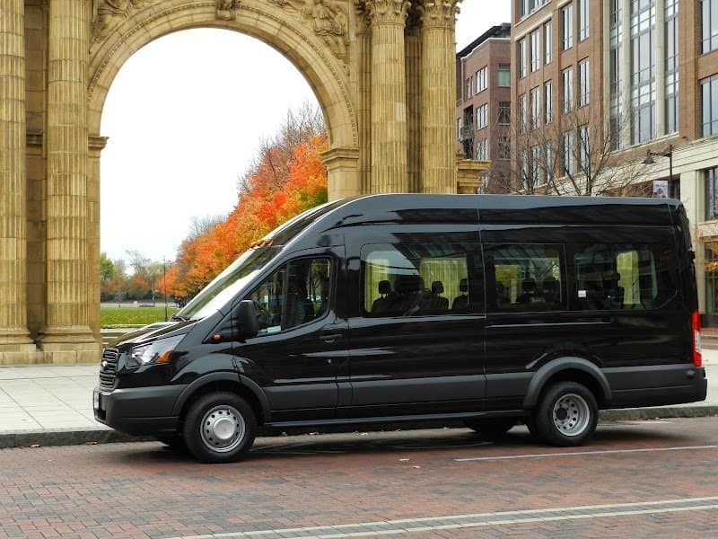 RManVan Limo & Luxury Car Services photo 3