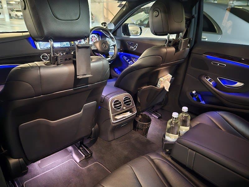 Titanium Premium Chauffeur Experience photo 5