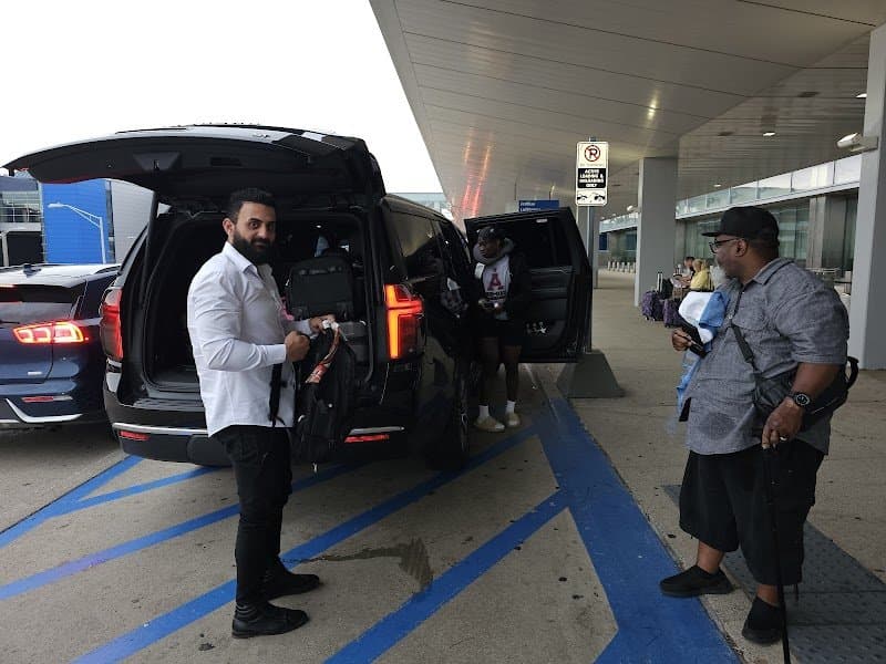 A2Z Luxury Limo Private Transportation photo 4