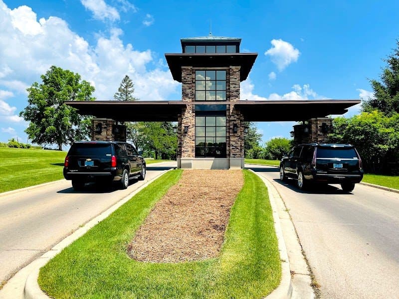 Black Urban Limousine - A Worldwide Luxury Ground Transportation Service photo 5