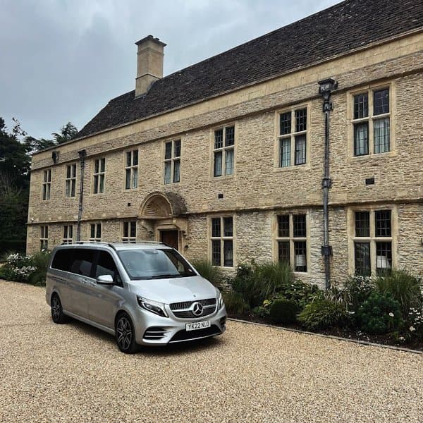 Bristol Executive Cars & Chauffeur Hire photo 4