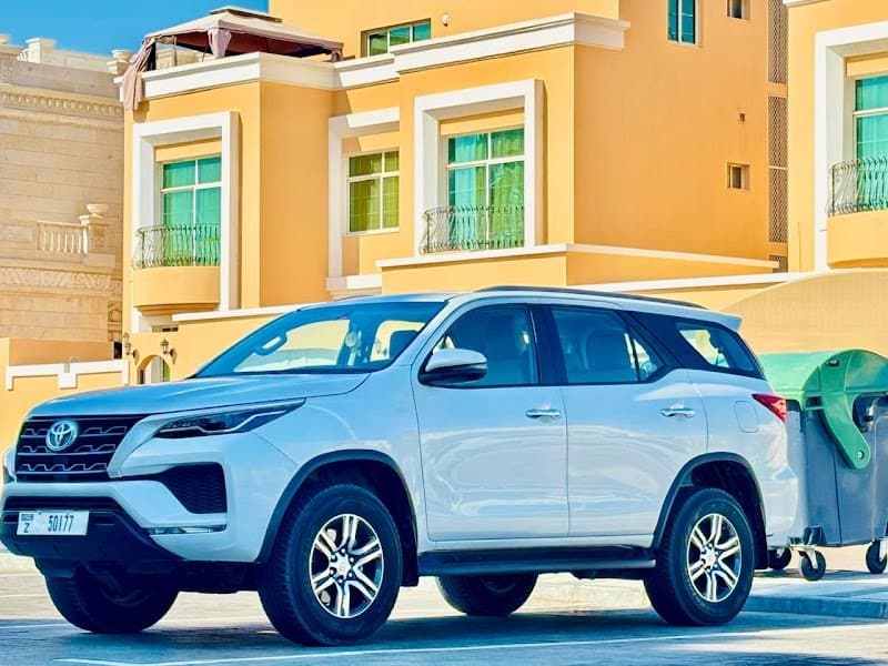 Chaufflor - Rent a Car with Driver in Dubai | Chauffeur Service Dubai photo 2