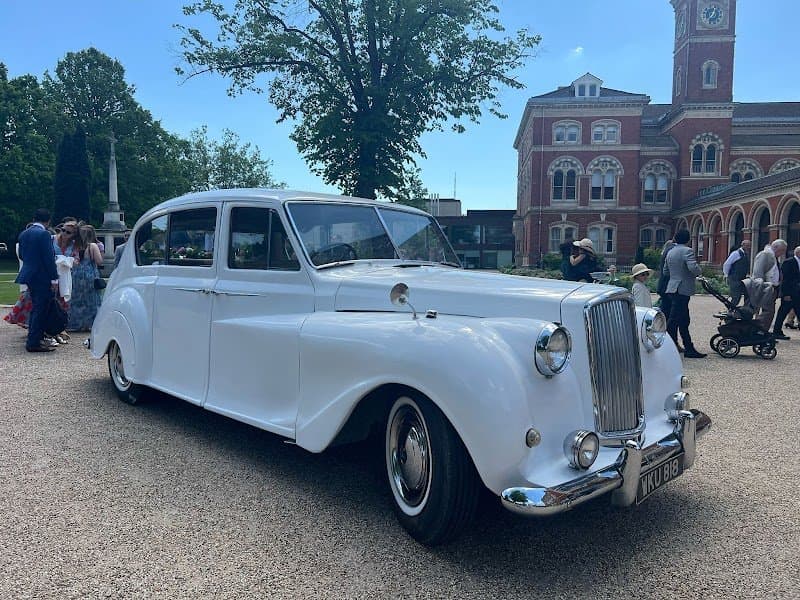 Grand Luxury Chauffeurs - Wedding Car Hire Specialist photo 3