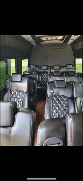 Metro Livery Charter Bus & Limousine Service Nashville Huntsville photo 2