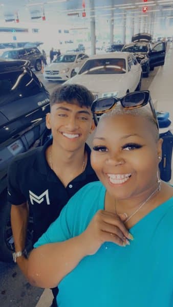 MIAMOVENT Luxury Transport & Entertainment ®️ photo 6