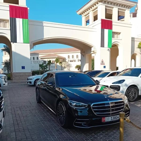 Top Class Limo Transportation Via Luxirious Cars photo 5