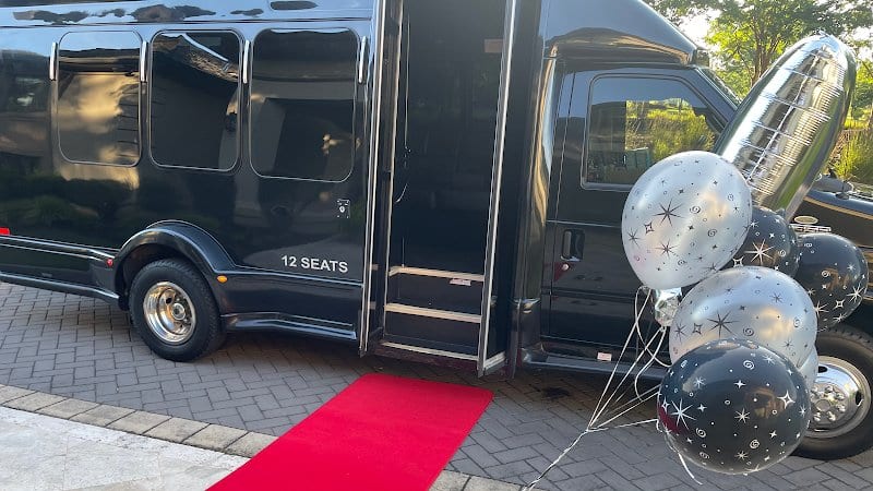 Couples Limousines