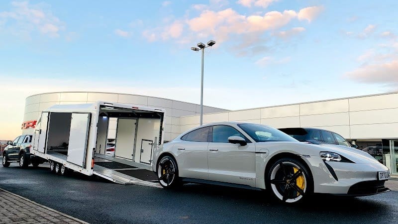 Enclosed Luxury Car Transport Manchester photo 3