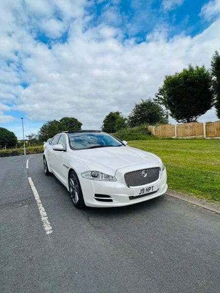 Hyde Platinum Travels - Wedding Car Hire, Manchester, Oldham, Bradford, Leeds, Liverpool, Cheshire & Nationwide photo 3
